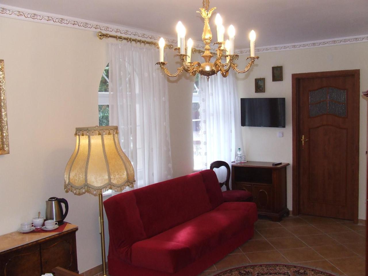 Cezar Hotel Сьрода-Велькопольска Экстерьер фото